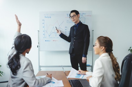 Coaching Performance di Dunia Kerja: Kunci Meningkatkan Produktivitas dan Kinerja Tim